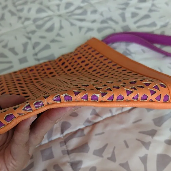 Shiraleah Color Block Clutch. - Picture 5 of 8